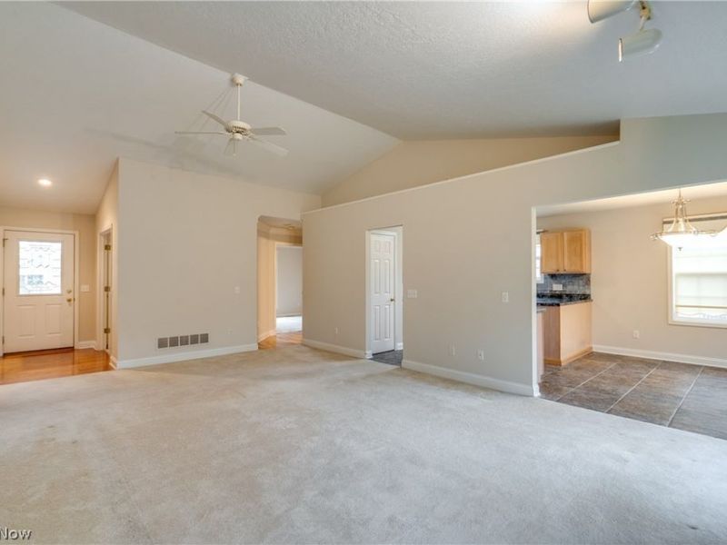 4046 Lindbergh Avenue NW, Canton, OH 44718 Photo 9