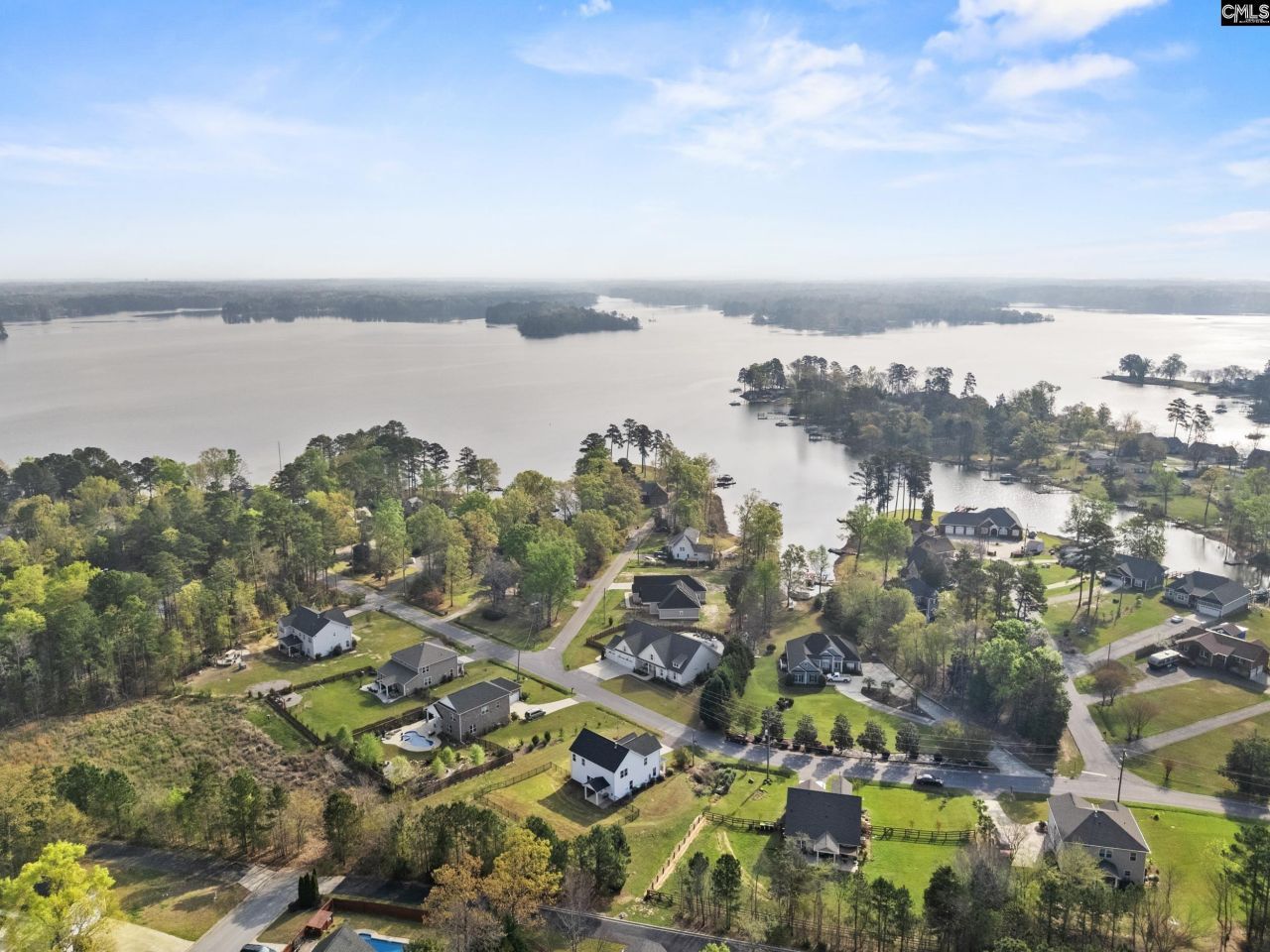 703 Mayflower Trail Photo 34