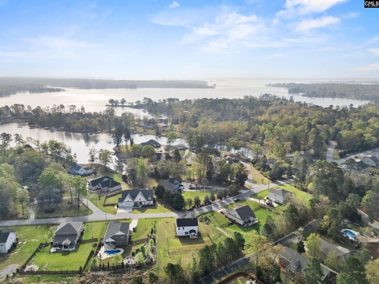 703 Mayflower Trail Photo 40