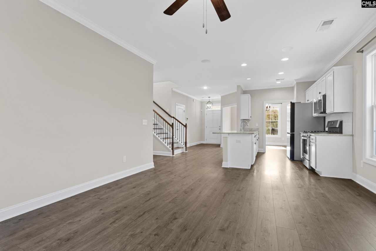 703 Mayflower Trail Photo 8