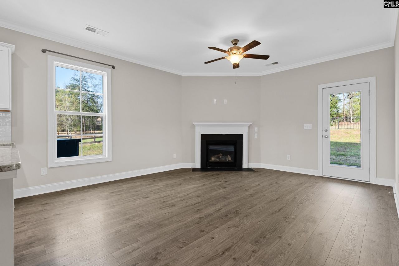 703 Mayflower Trail Photo 9