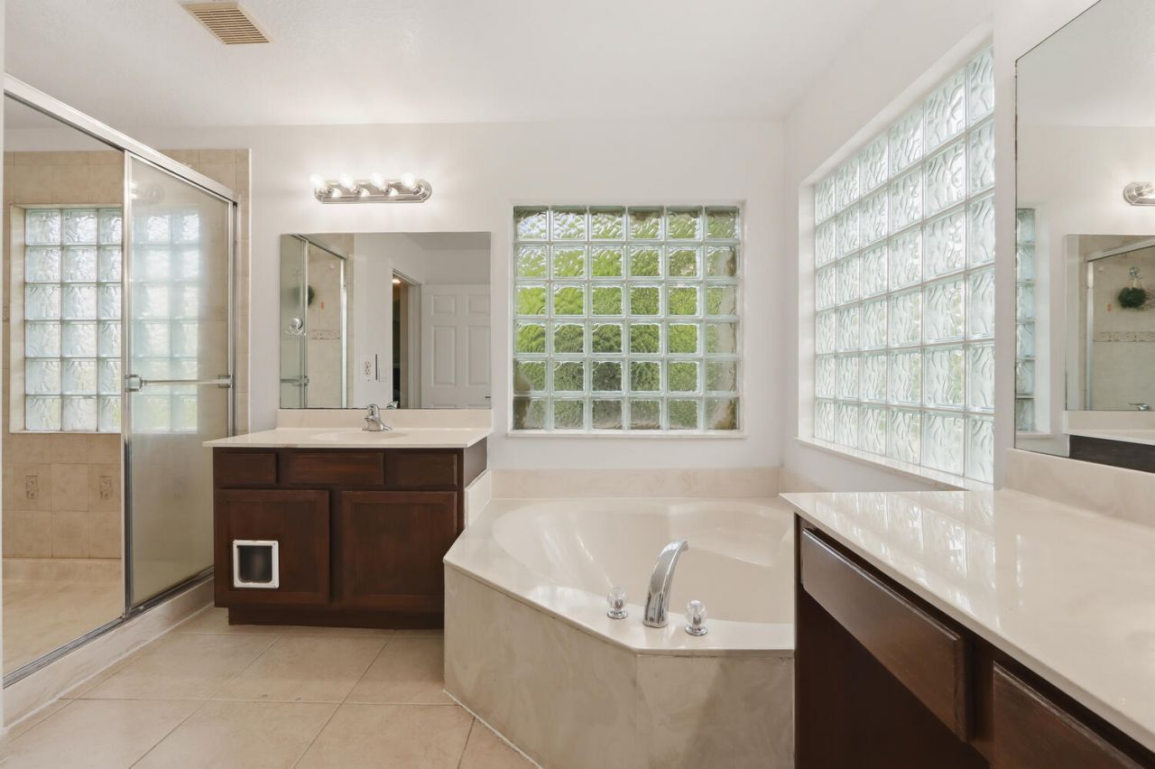 1085 Center Stone Lane, Riviera Beach, FL 33404 Photo