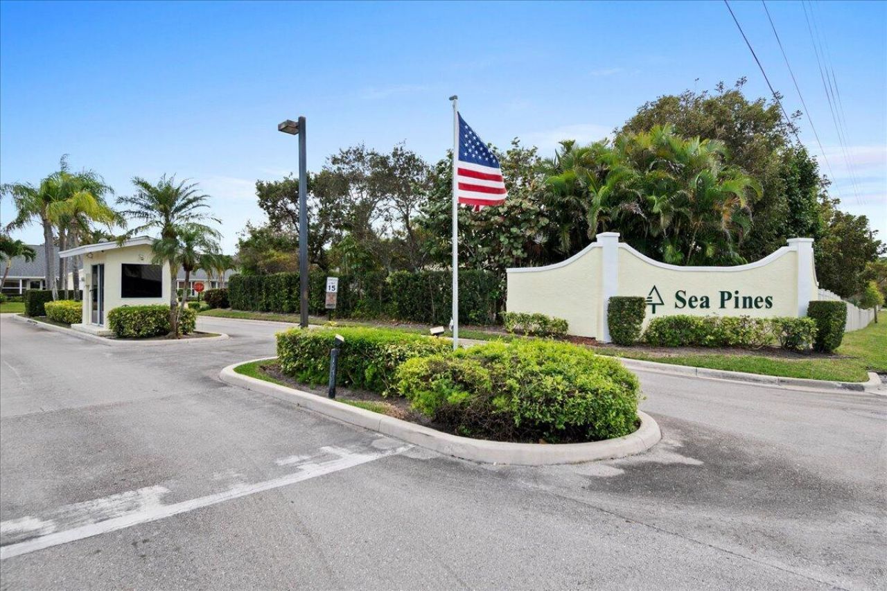 10831 SE Sea Pines Circle, Hobe Sound, FL 33455 Photo