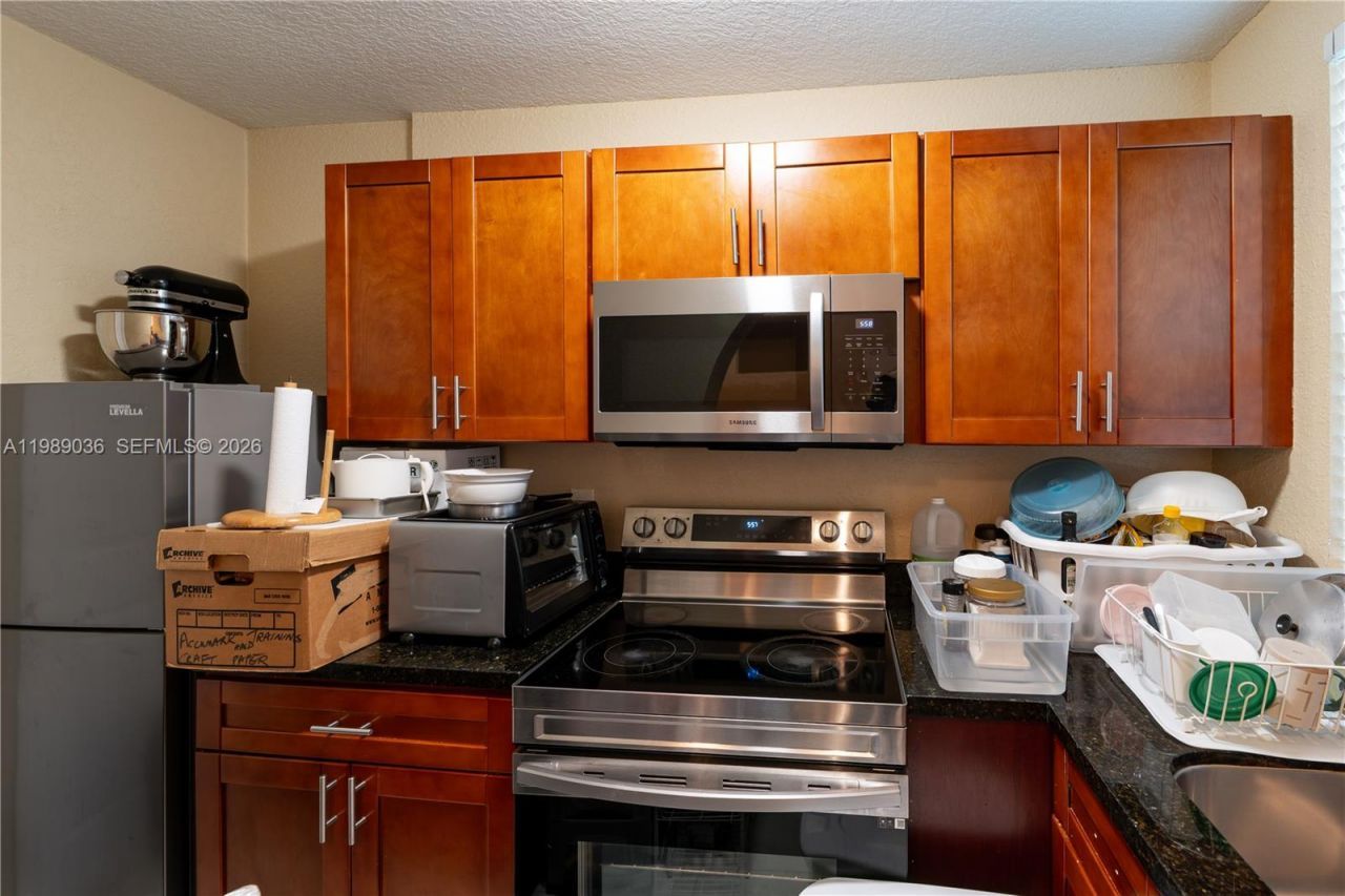 17211 SW 12th St, Pembroke Pines, FL 33029 Photo