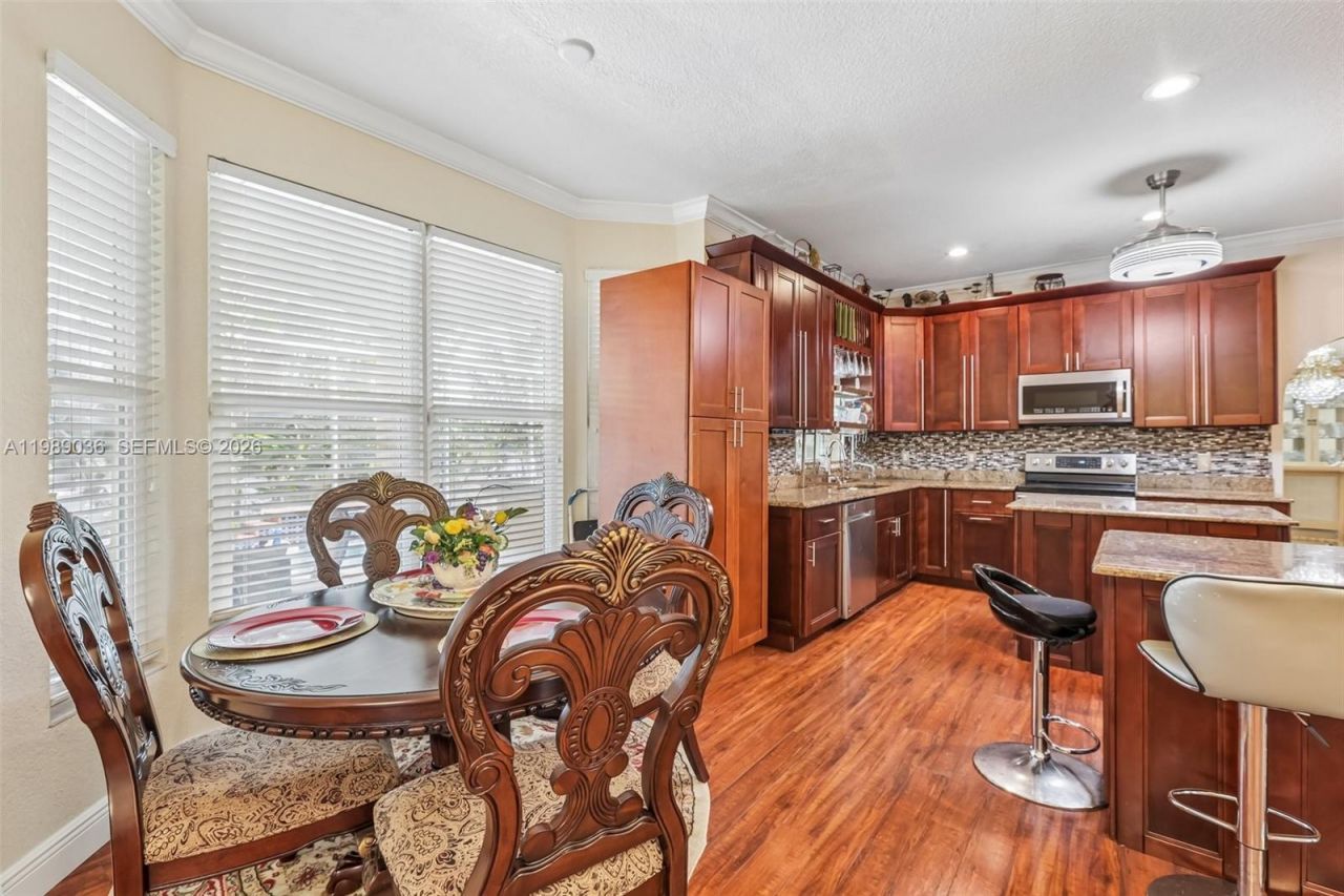 17211 SW 12th St, Pembroke Pines, FL 33029 Photo