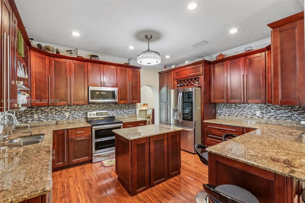 17211 SW 12th St, Pembroke Pines, FL 33029 Photo