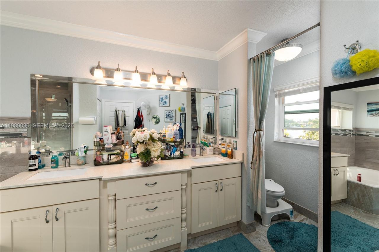 17211 SW 12th St, Pembroke Pines, FL 33029 Photo