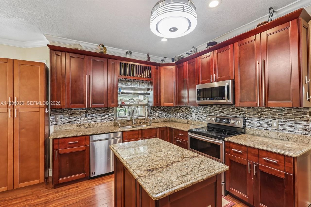 17211 SW 12th St, Pembroke Pines, FL 33029 Photo