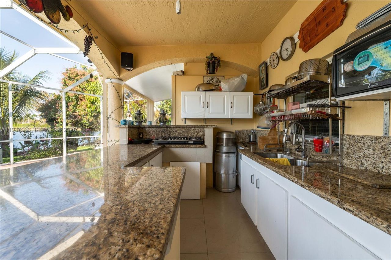 17211 SW 12th St, Pembroke Pines, FL 33029 Photo