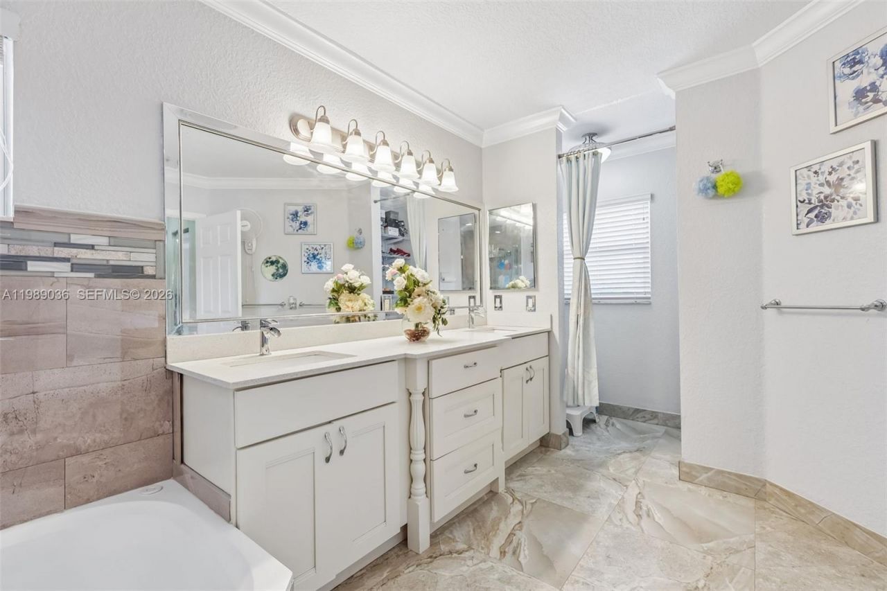 17211 SW 12th St, Pembroke Pines, FL 33029 Photo