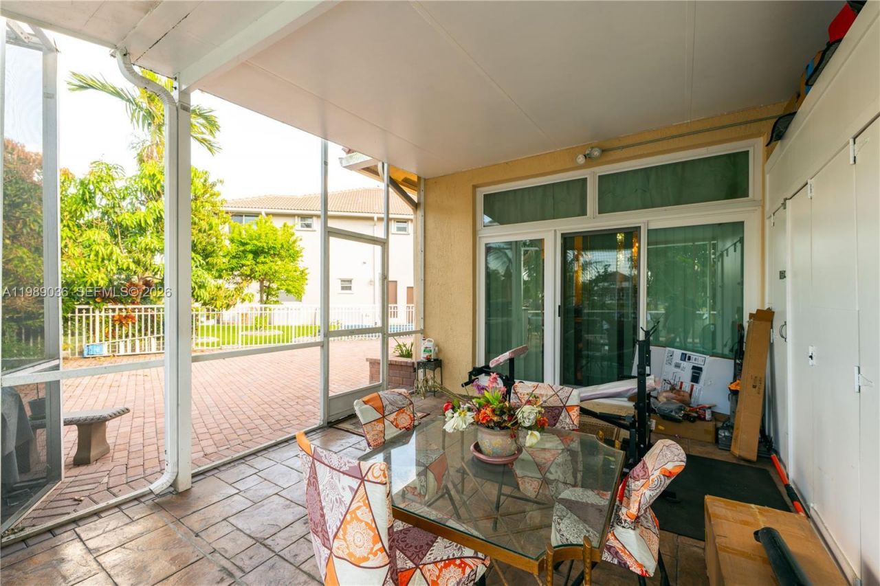 17211 SW 12th St, Pembroke Pines, FL 33029 Photo