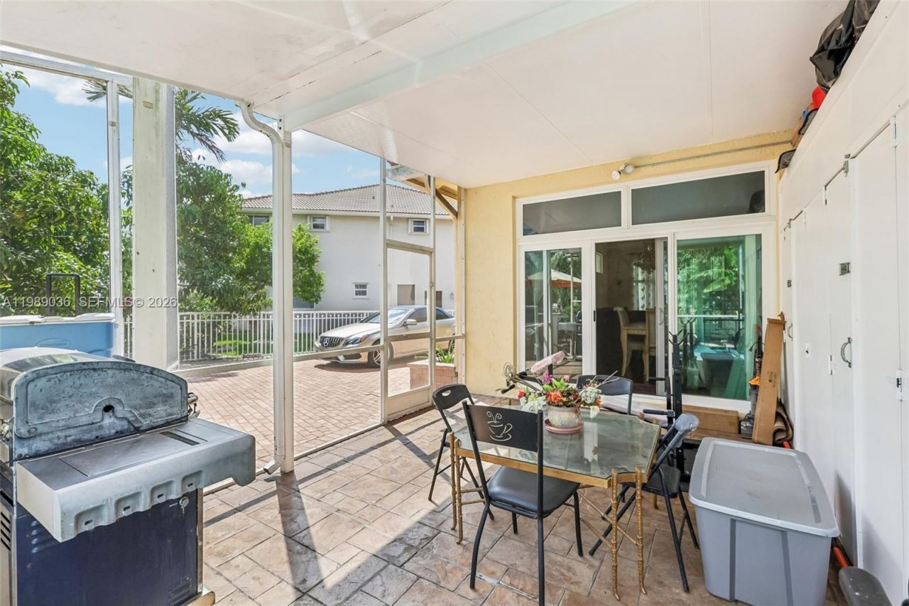 17211 SW 12th St, Pembroke Pines, FL 33029 Photo