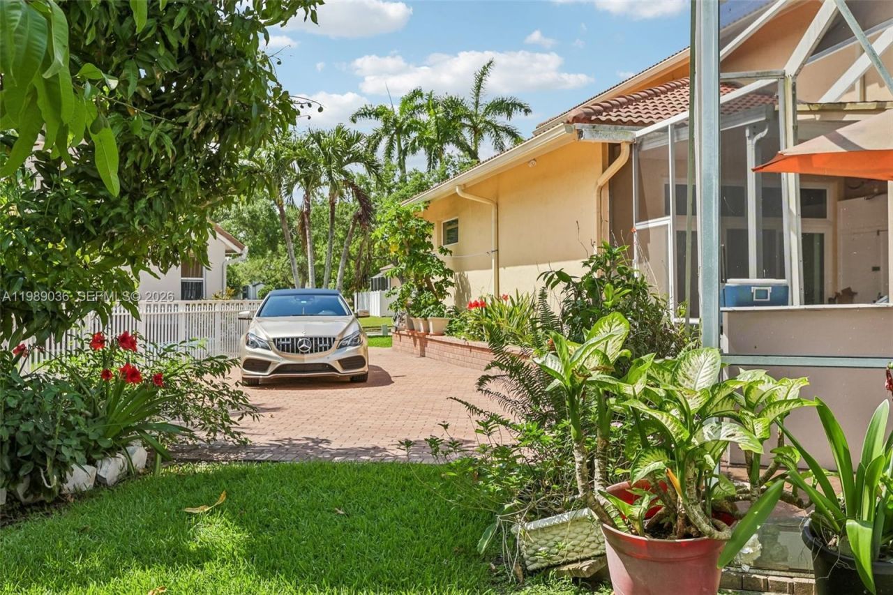 17211 SW 12th St, Pembroke Pines, FL 33029 Photo