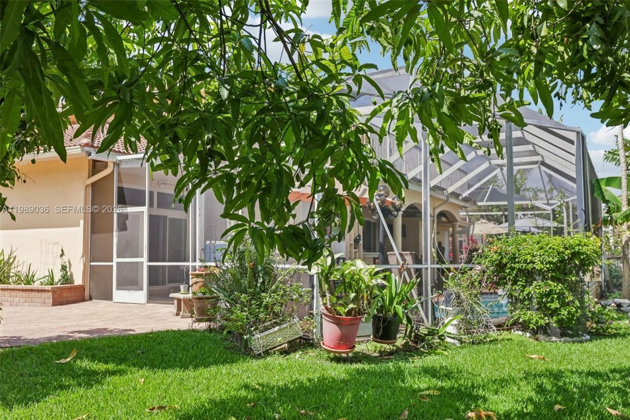 17211 SW 12th St, Pembroke Pines, FL 33029 Photo