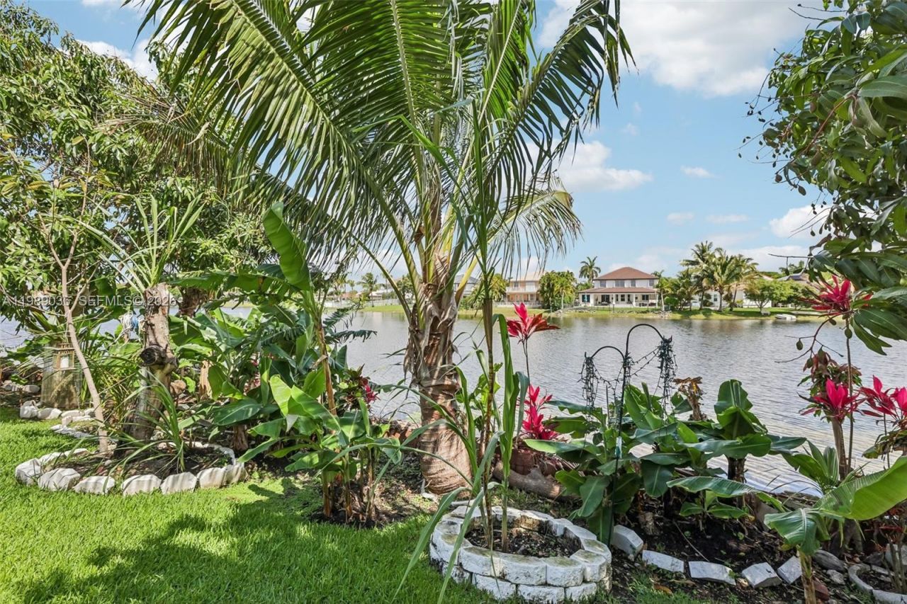 17211 SW 12th St, Pembroke Pines, FL 33029 Photo