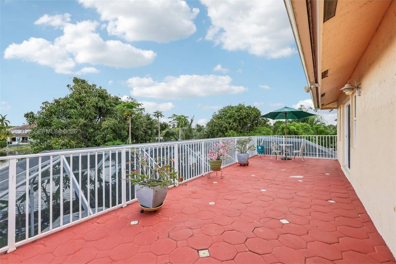 17211 SW 12th St, Pembroke Pines, FL 33029 Photo