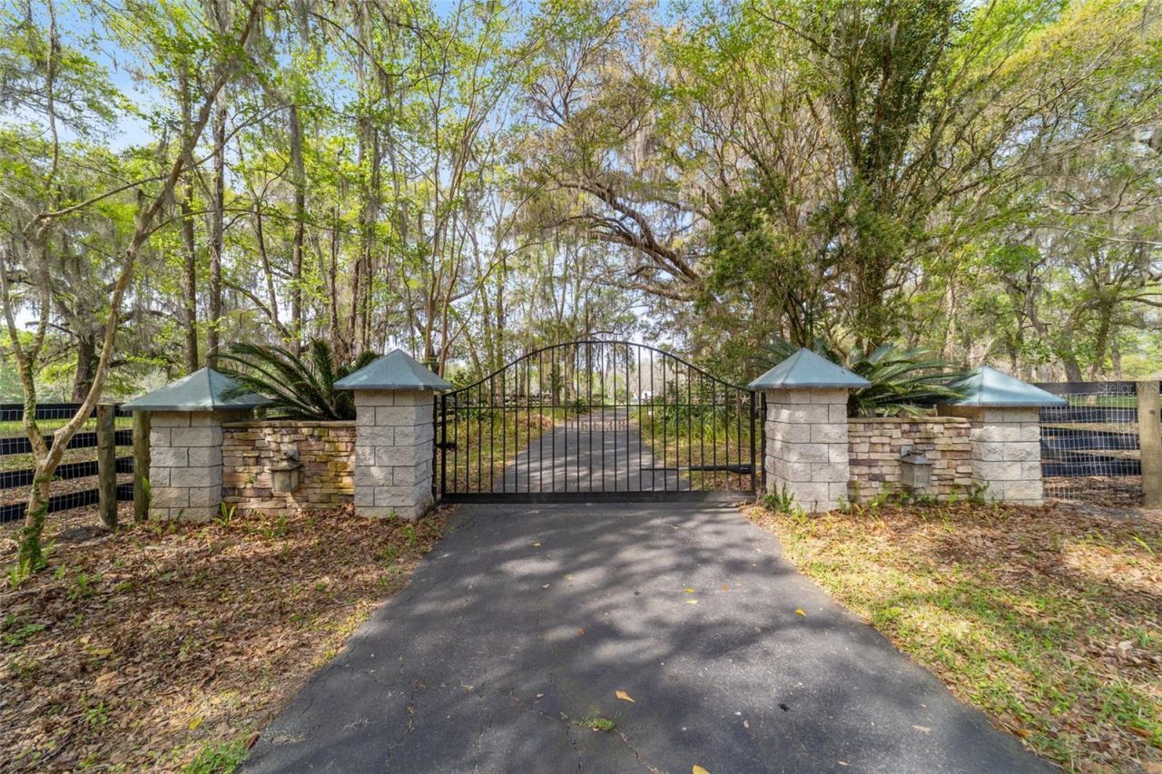 16638 N Highway 329, Reddick, FL 32686 Photo