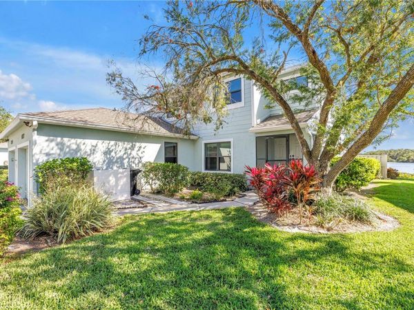 1052 SANABEL COURT NE, ST PETERSBURG, FL 33702