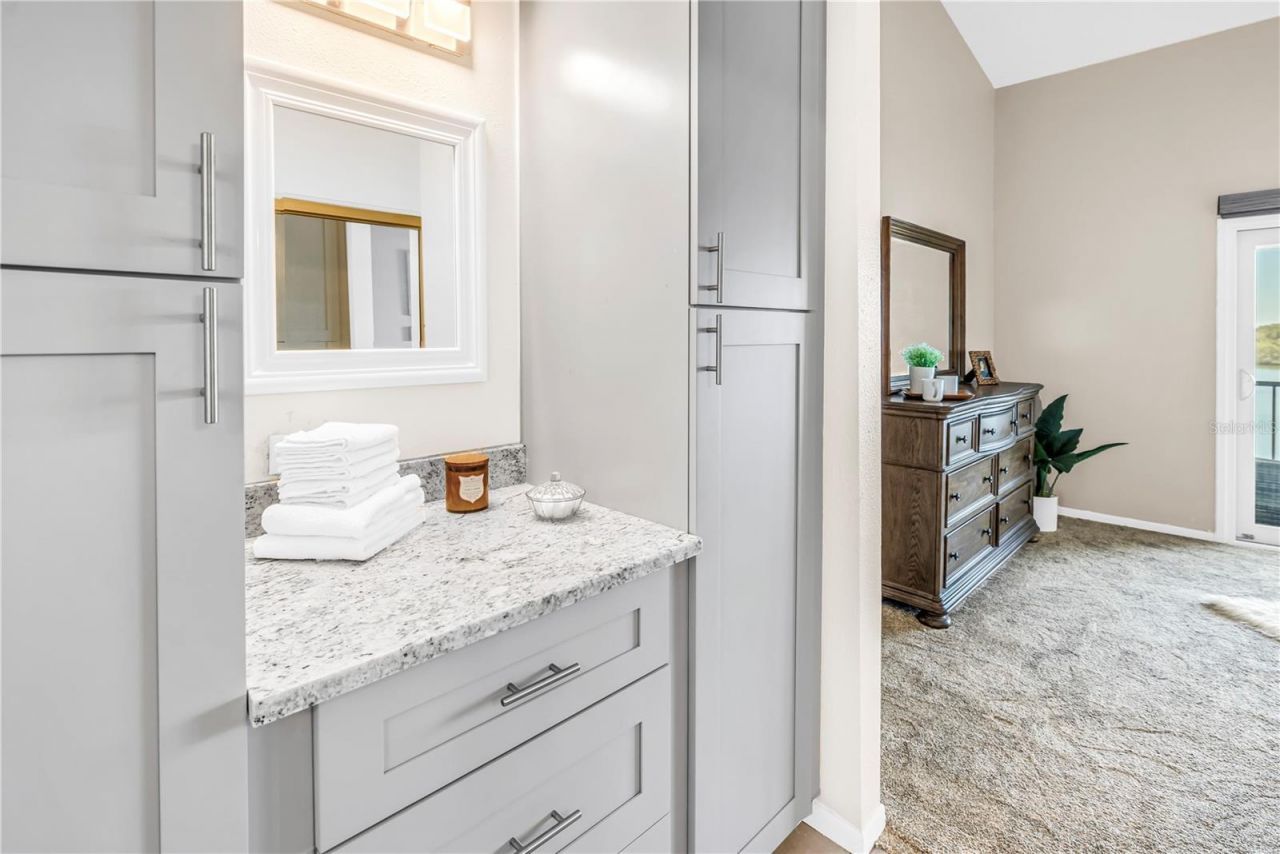 1052 Sanabel Court Ne, Saint Petersburg, FL 33702 Photo