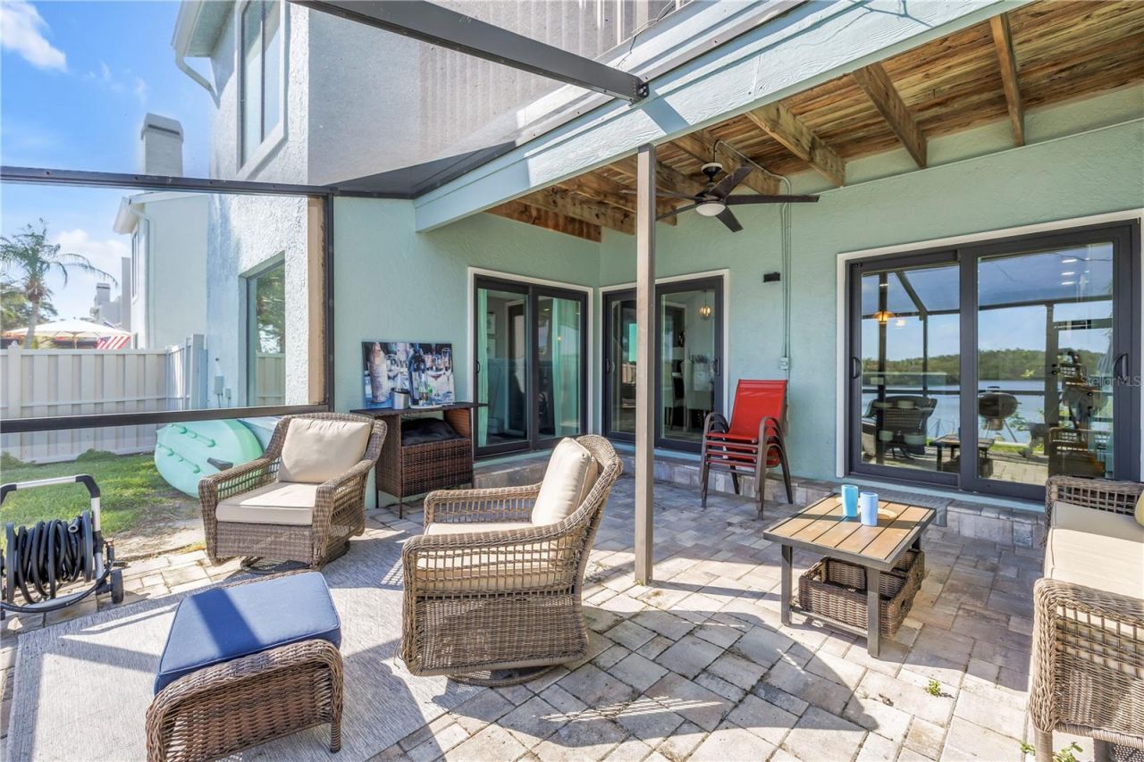 1052 Sanabel Court Ne, Saint Petersburg, FL 33702 Photo