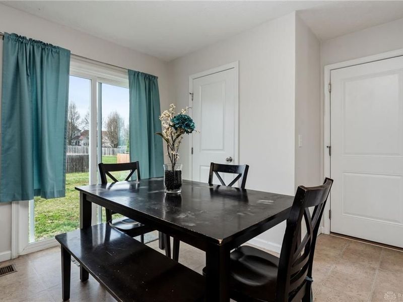 2516 Jenny Marie Drive, Xenia, OH 45385 Photo 9