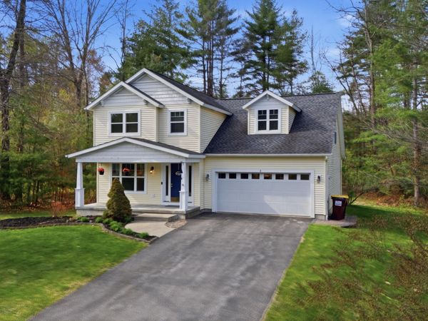 8 Stafford Way, Gansevoort, NY 12831