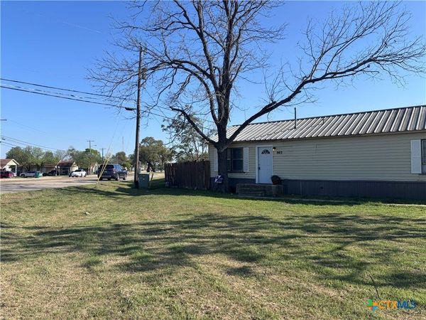 903 Holland Road , Belton, TX 76513