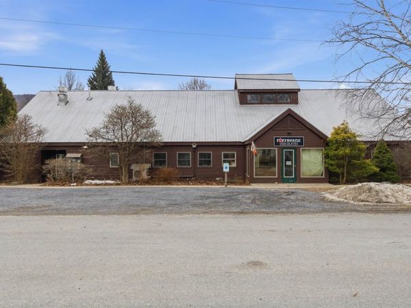 25 Mountain View Street, Bristol, VT 05443