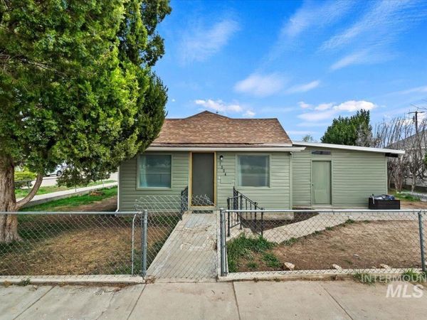 1004 N 1st St, Nampa, ID 83687