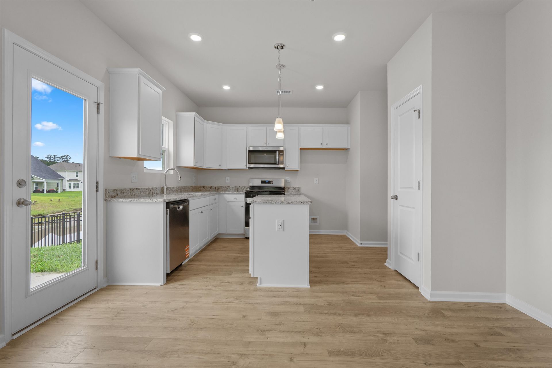 2458 Campton Loop Photo 14