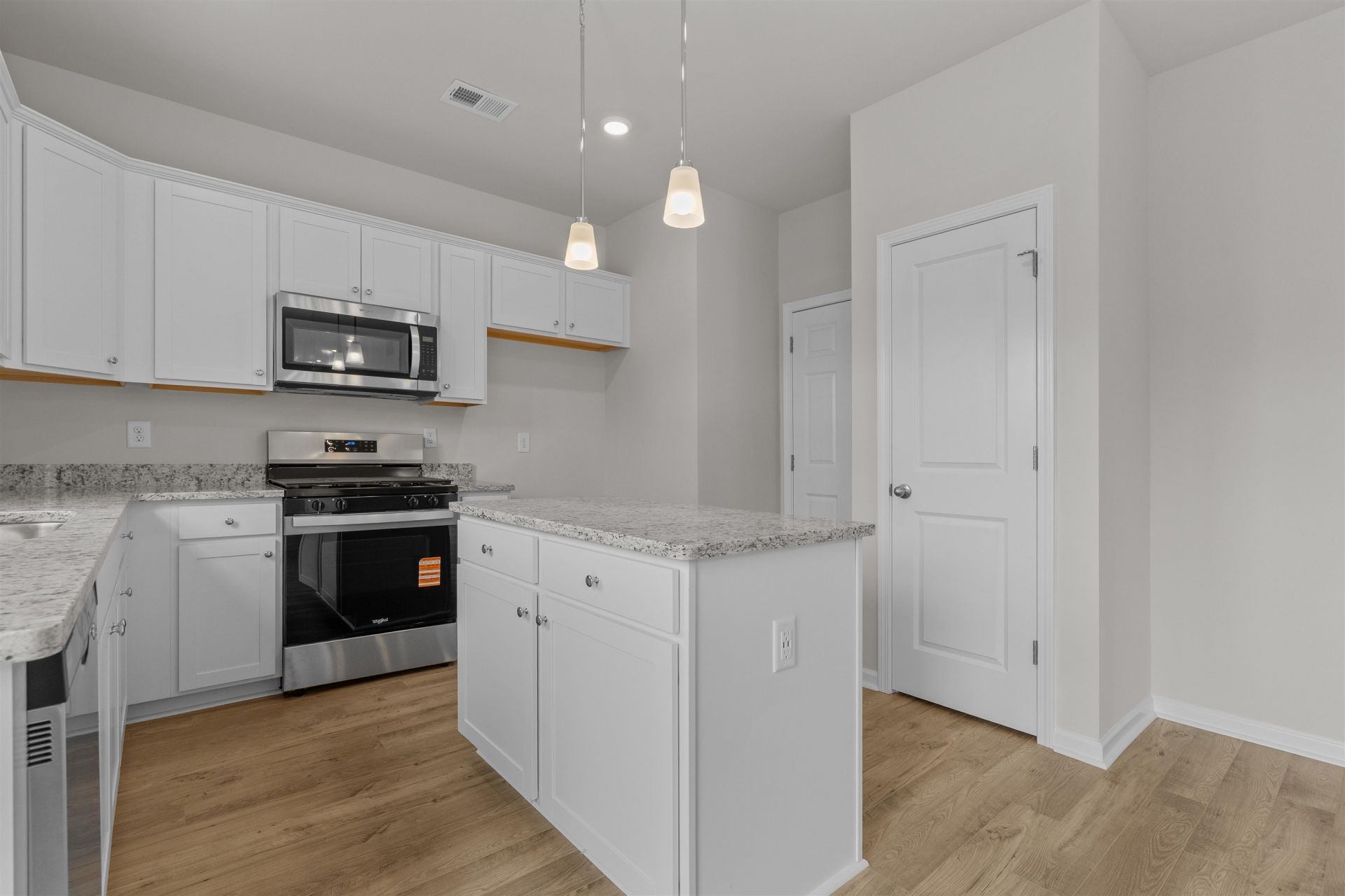 2458 Campton Loop Photo 16