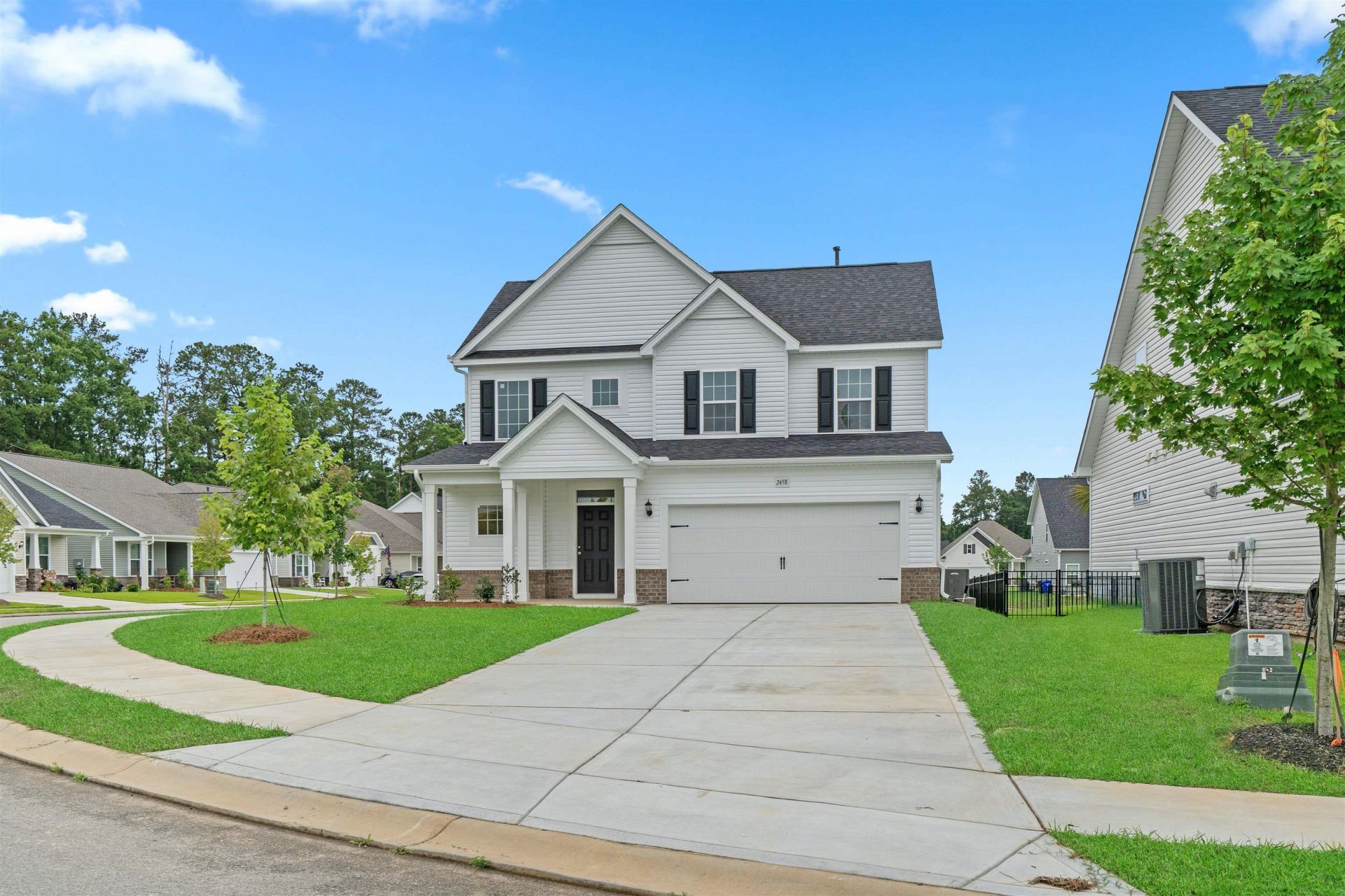 2458 Campton Loop Photo 4