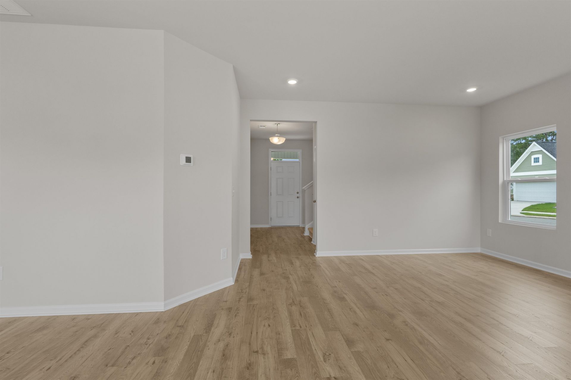 2458 Campton Loop Photo 7