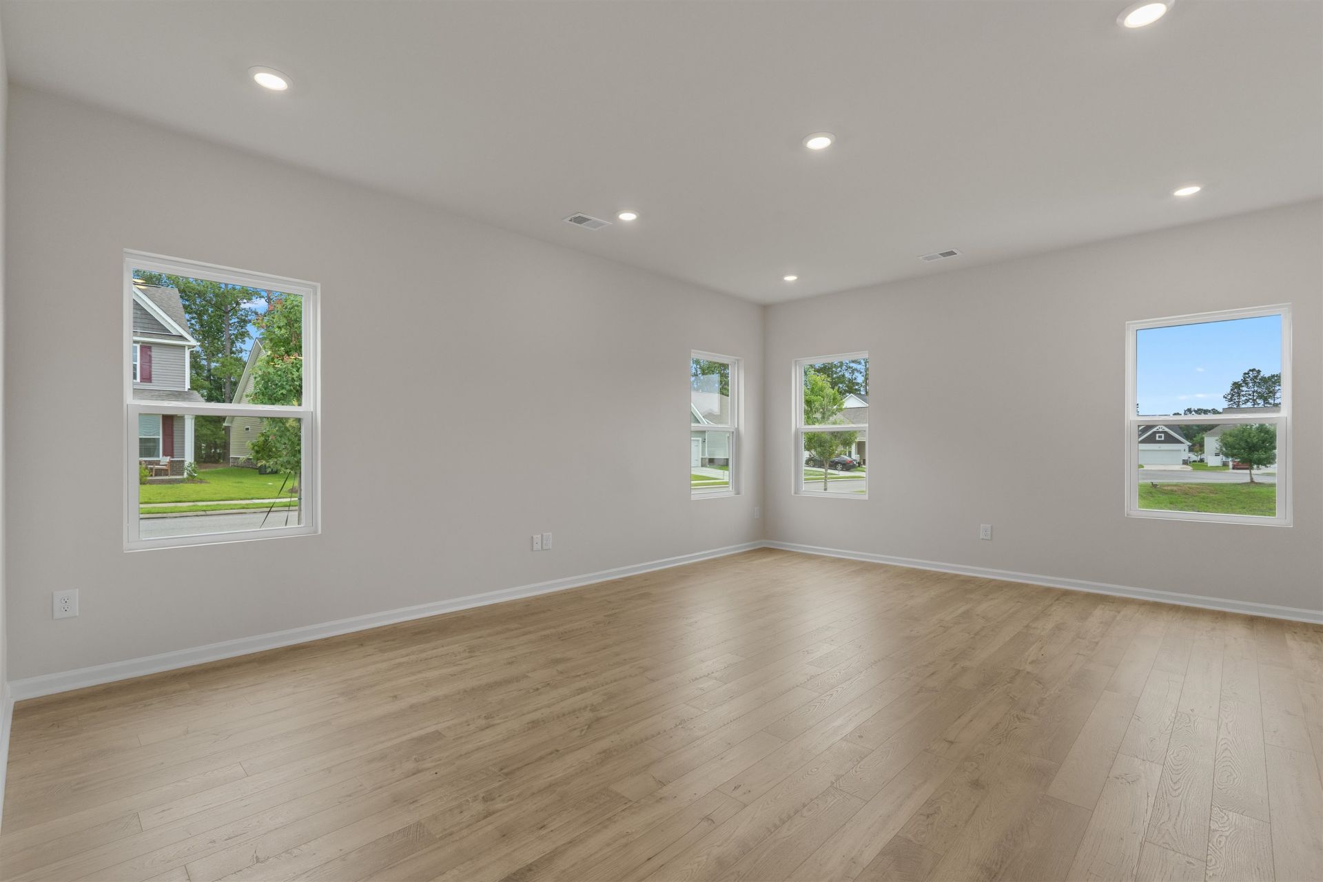2458 Campton Loop Photo 8