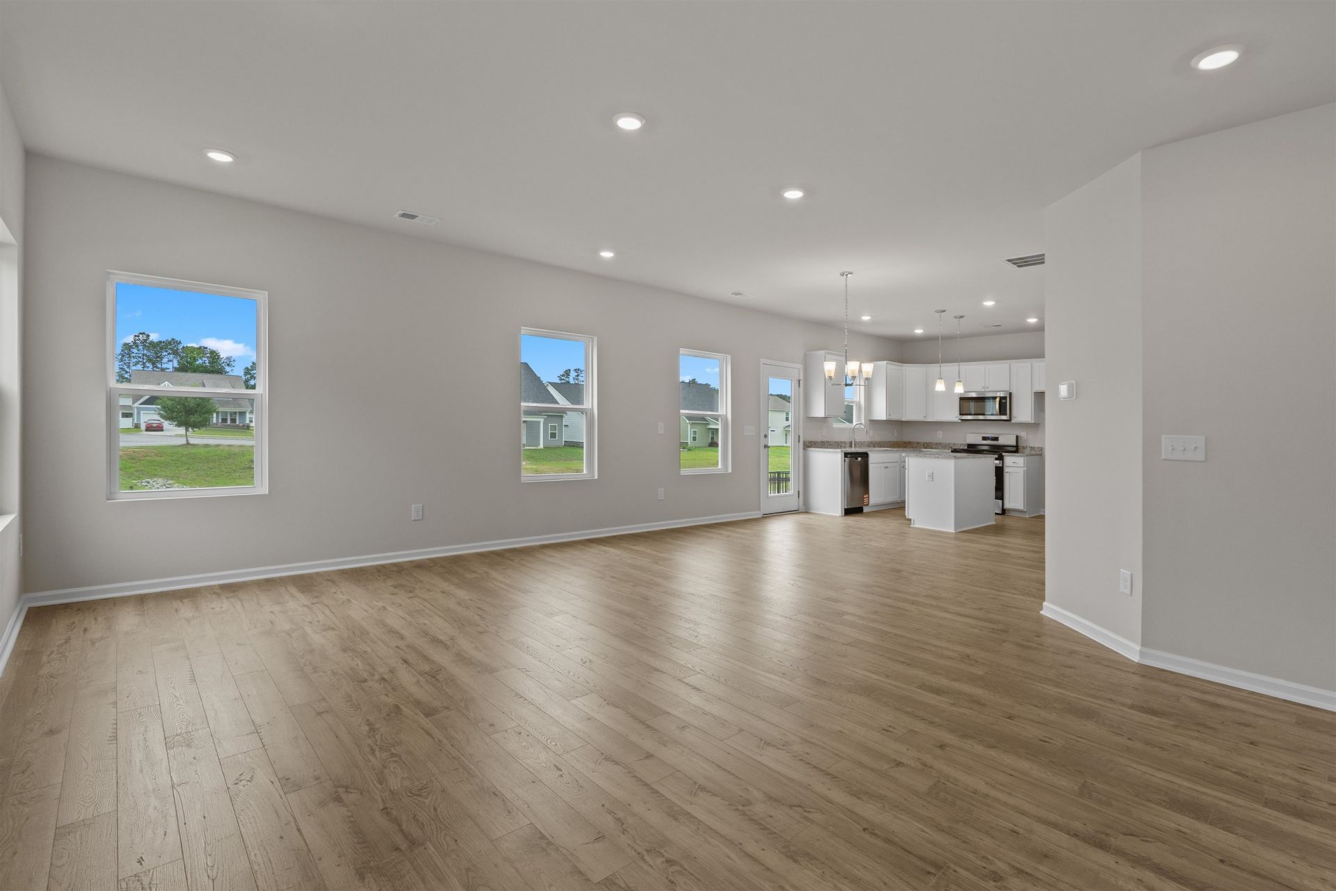 2458 Campton Loop Photo 9