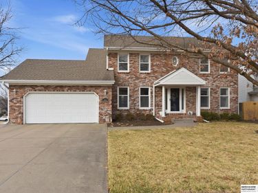 1006 Tekamah Lane, Papillion, NE 68046