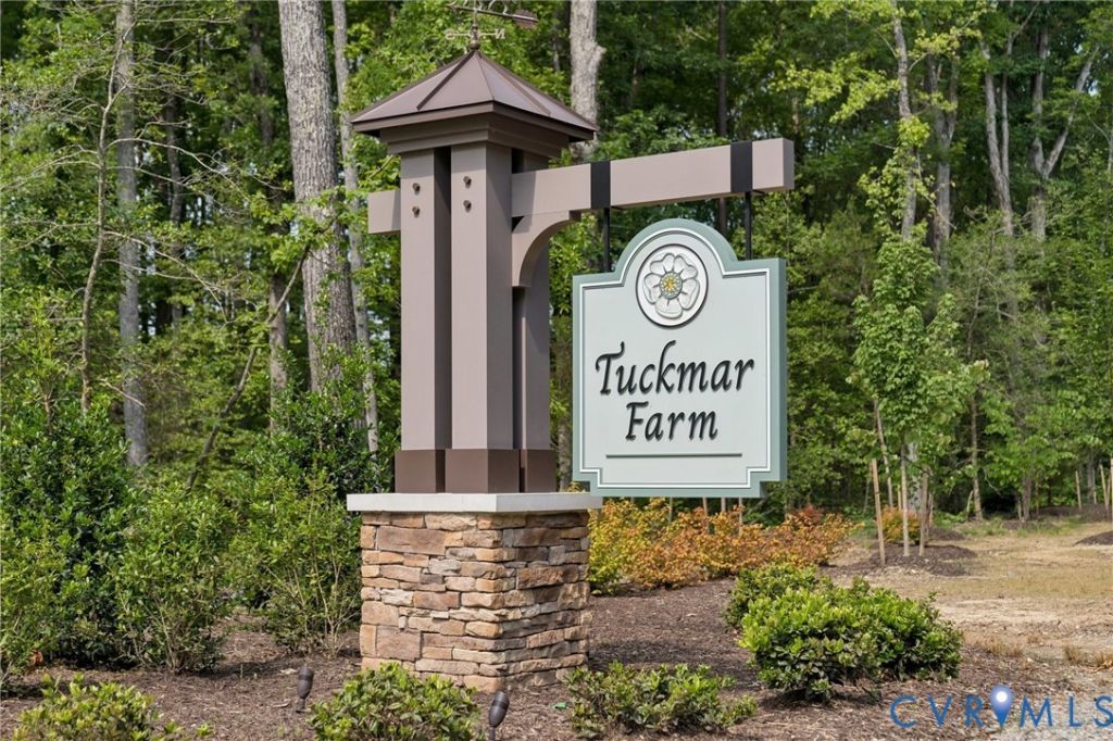 3911 Tuckmar Ridge Drive Moseley, VA 23120