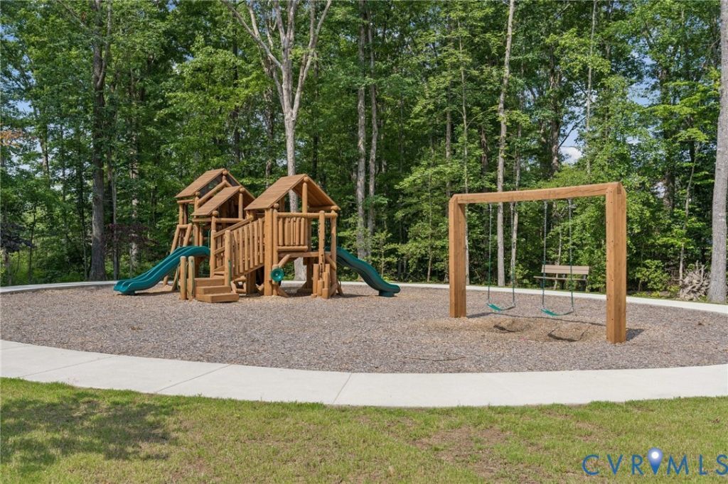 3911 Tuckmar Ridge Drive Moseley, VA 23120