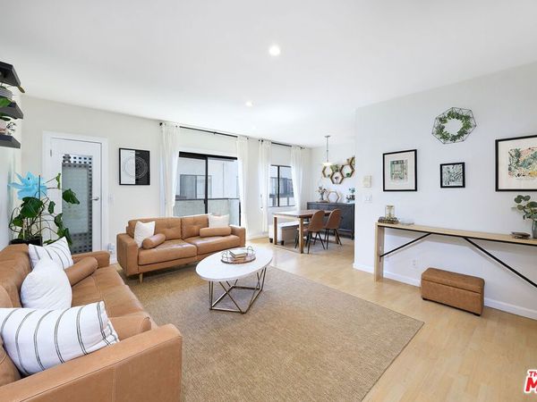 6250 Fulton Avenue, Unit 205, Van Nuys, CA 91401