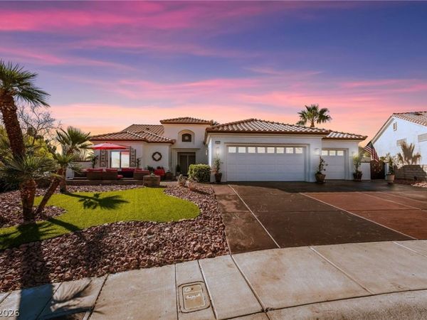 10001 Cresent Creek Drive , Las Vegas, NV 89134