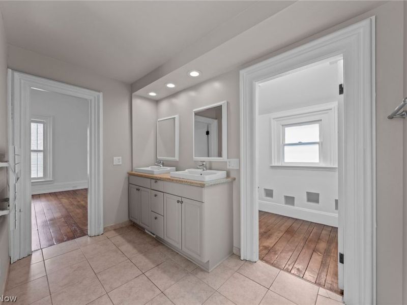 1554 W 29th Street, Cleveland, OH 44113 Photo 31