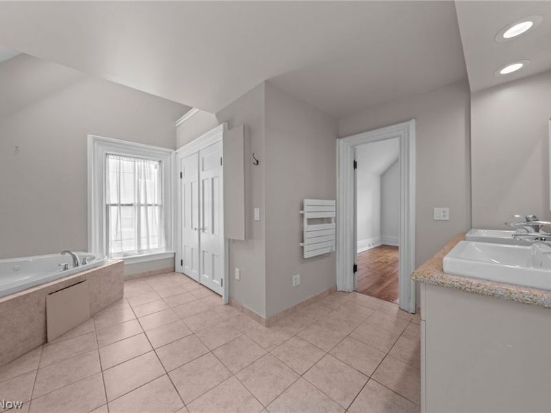 1554 W 29th Street, Cleveland, OH 44113 Photo 32