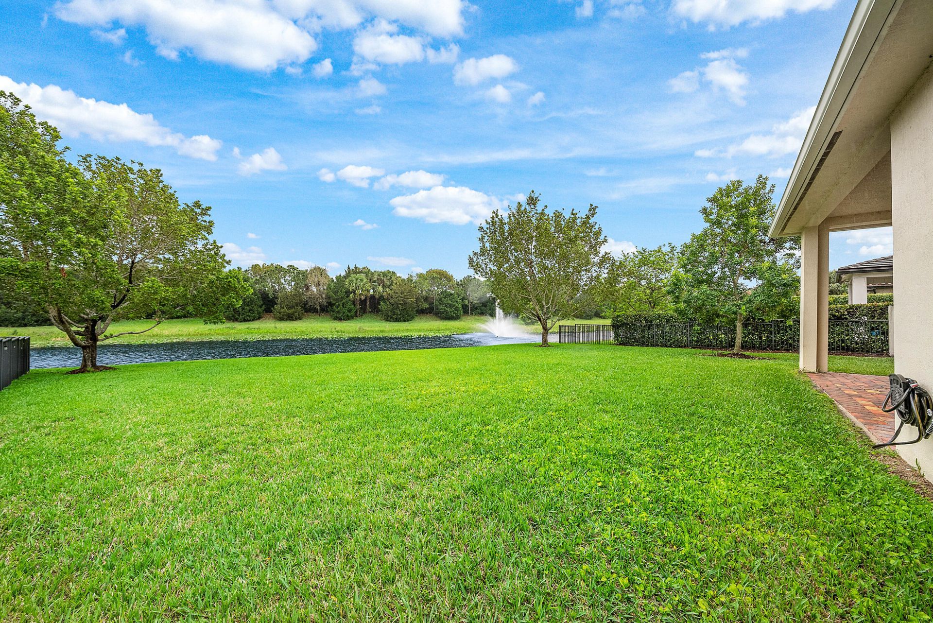 9091 Grand Prix Lane, Boynton Beach, FL 33472 Photo