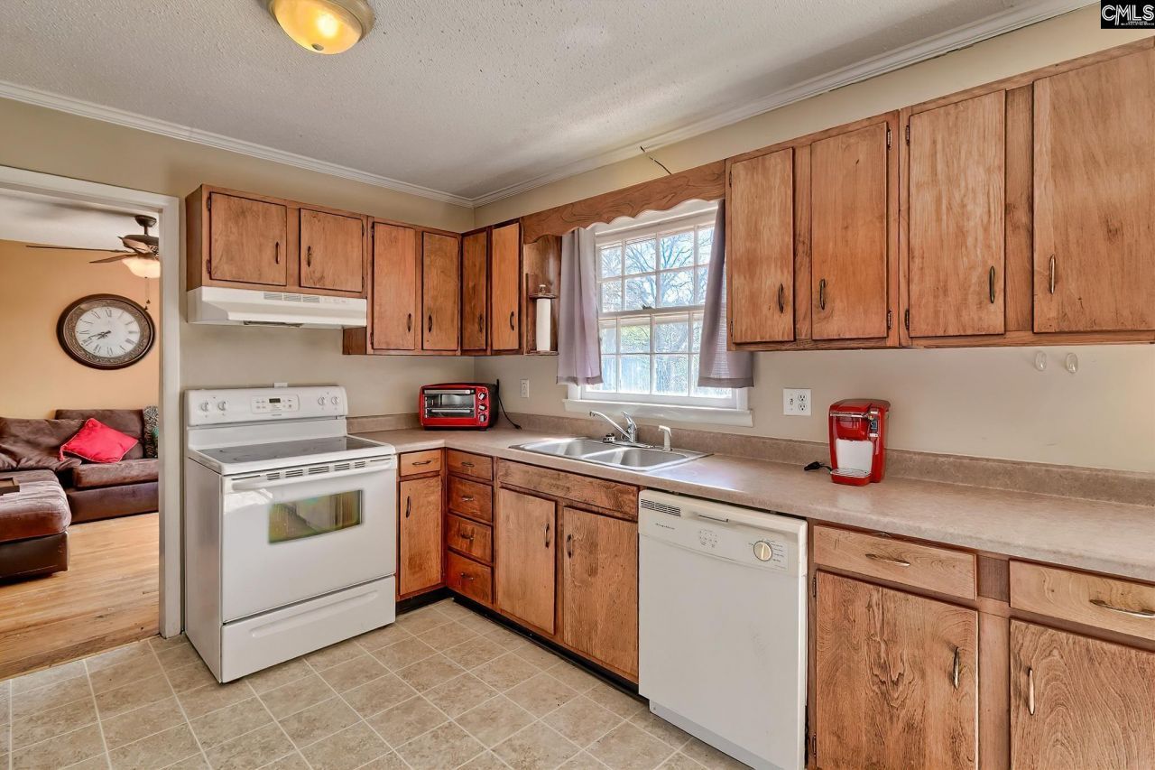 3001 Prestwick Circle Photo 4