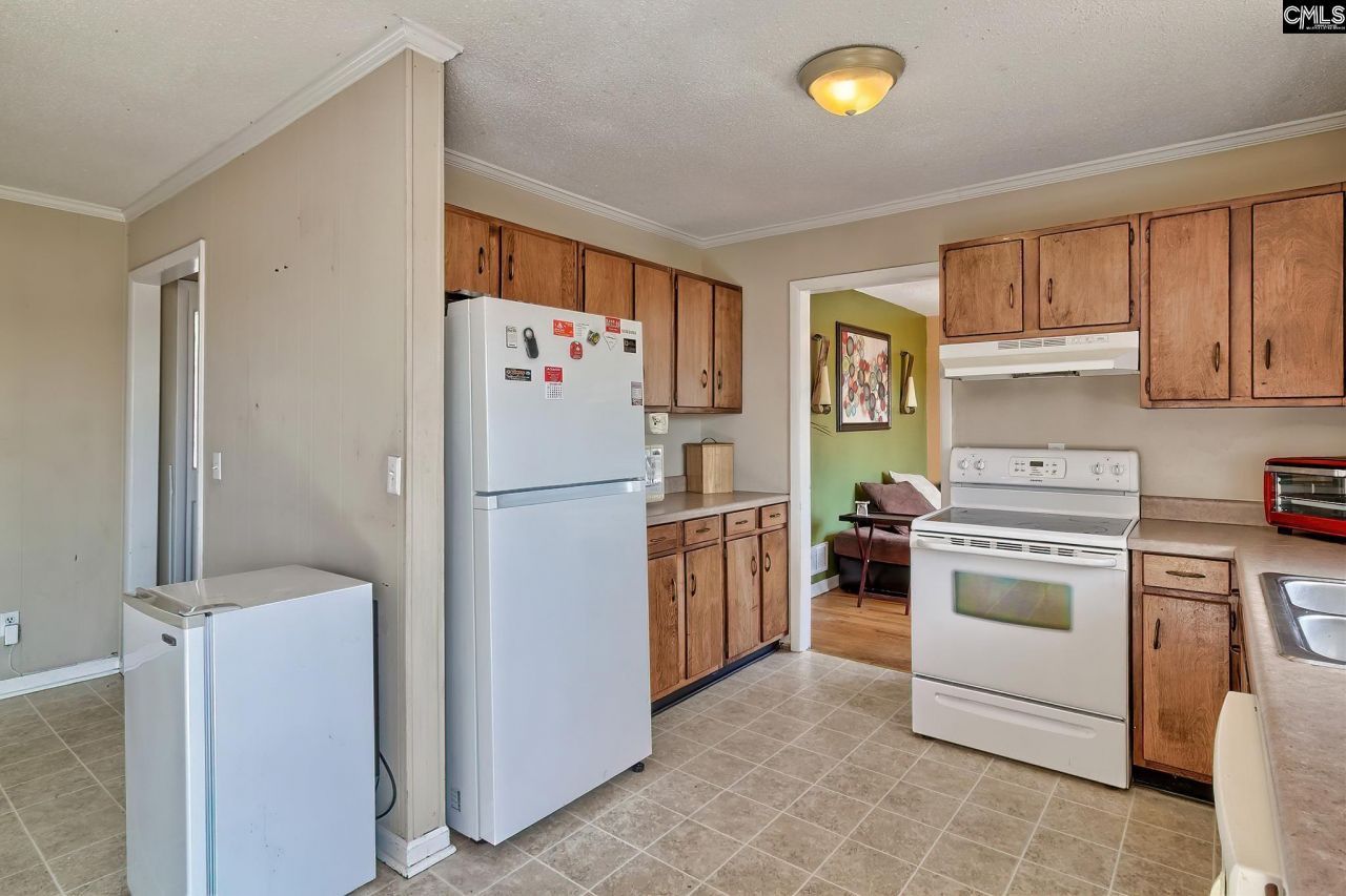 3001 Prestwick Circle Photo 5