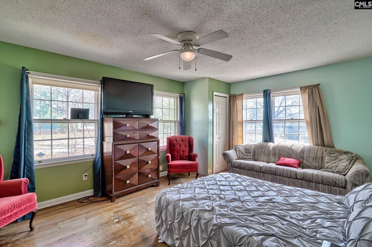 3001 Prestwick Circle Photo 9