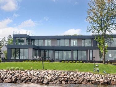 1225 Shoreline Drive, Wayzata, MN 55391