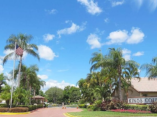 11378 SW 84th Ln , Miami, FL 33173