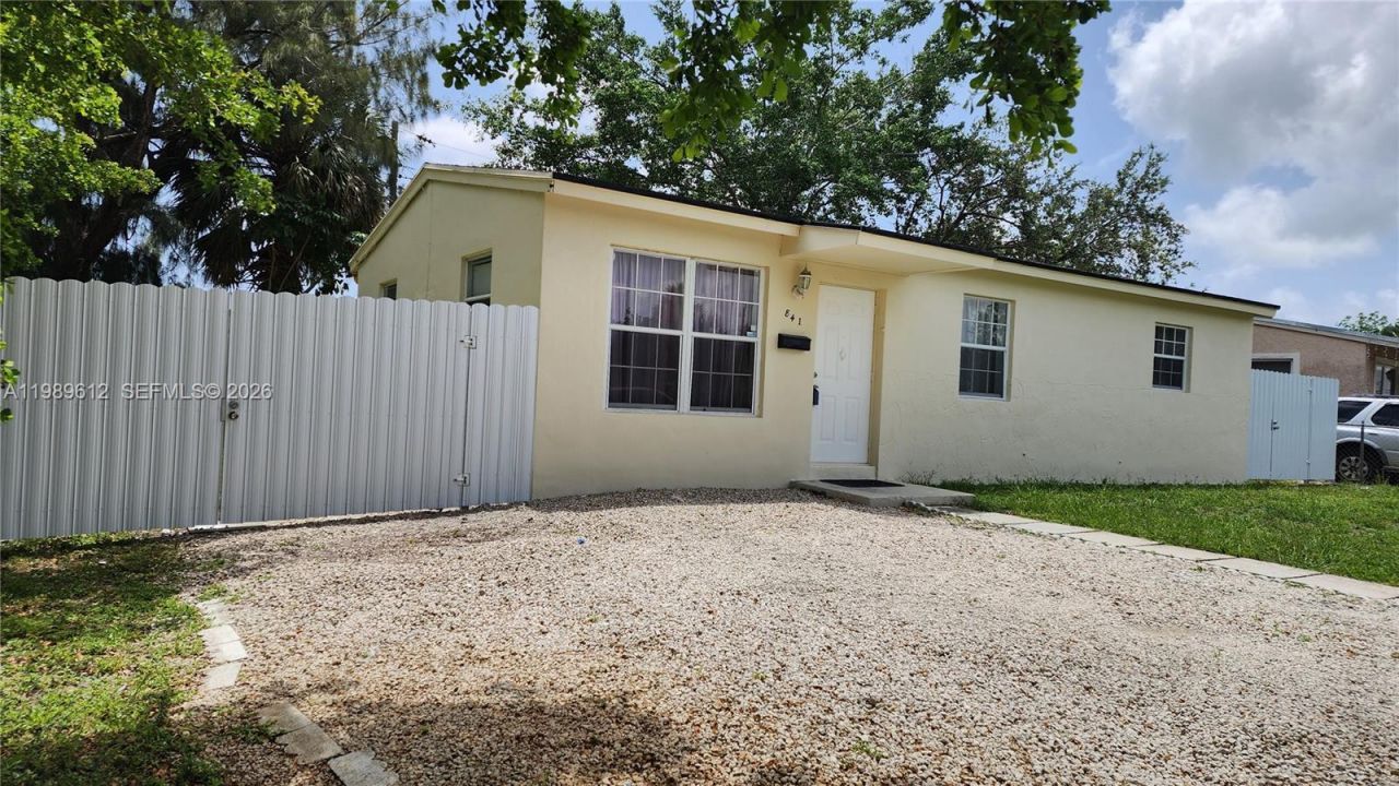 841 N 69th Ter, Unit 841, Hollywood, FL 33024 Photo