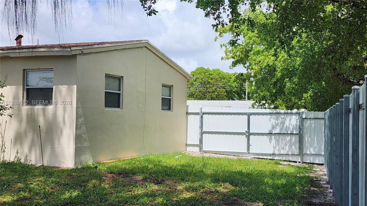 841 N 69th Ter, Unit 841, Hollywood, FL 33024 Photo